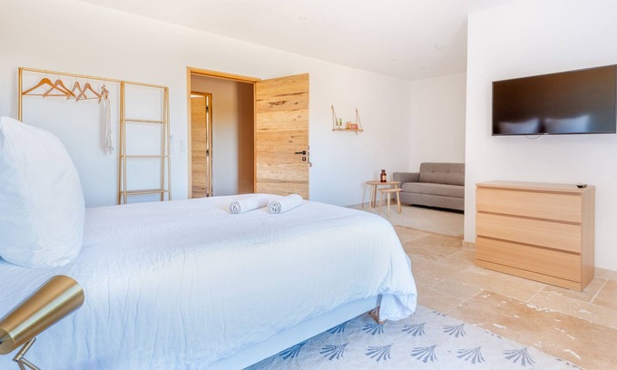 Sault Cama Y Desayuno | Domaine la Tour