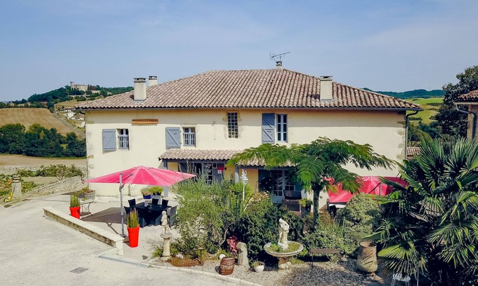 Auch Alquiler De RV | Domaine le Castagné