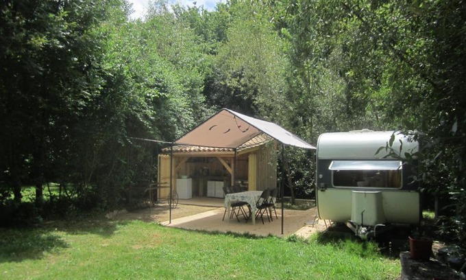 Fosses-et-Baleyssac Otro | Domaine Les Philiberts (Gîtes et camping)