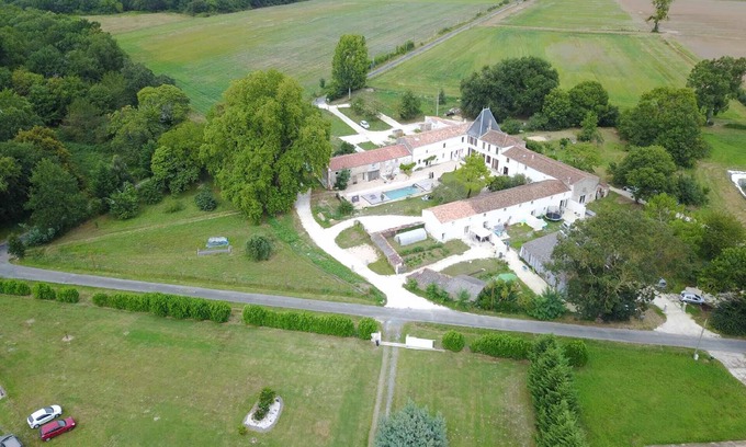 Sainte Gemme Cabaña | Cabañas de 4 a 23 habitaciones - Casa Charentaise Gran Capacidad - Piscina