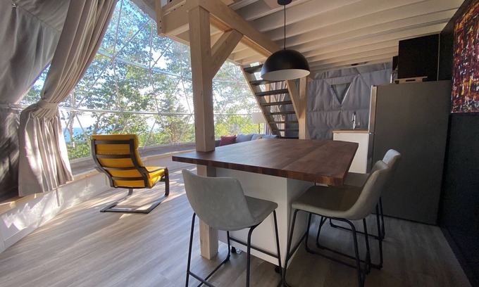 Perce Chalet De Esquí | Dome #1 forested at Domaine Renard