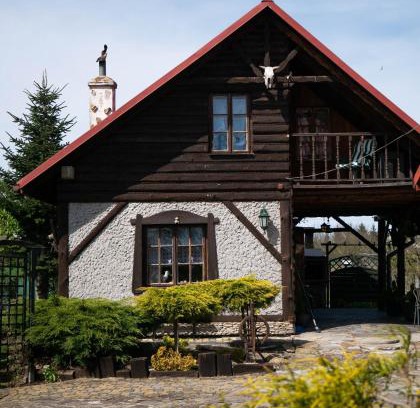 Przemysl Casa | Domek myśliwski na wsi