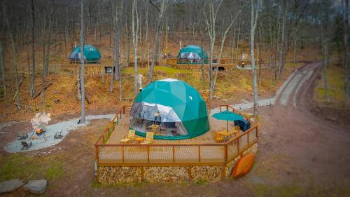 Swan Lake Cama Y Desayuno | Domes at Catskills