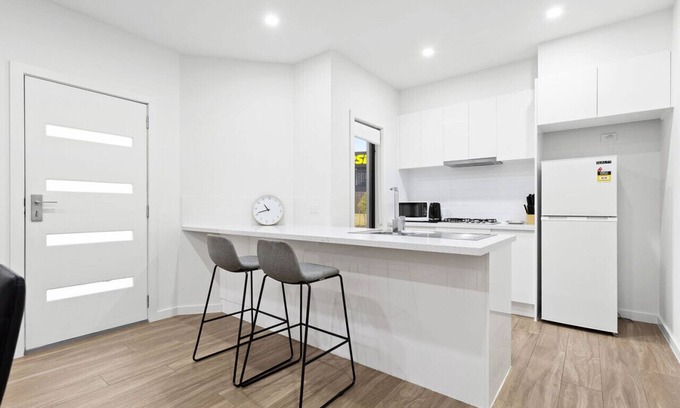 Bentleigh Casa | Domi Rentals - The Hampton Homes