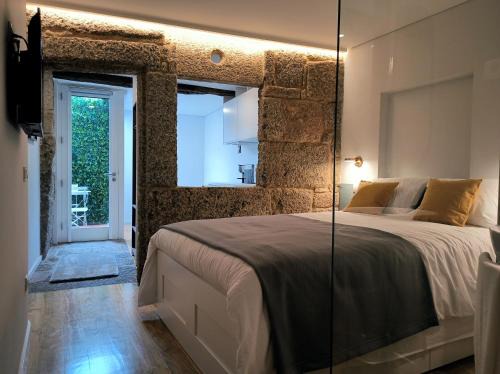 Guimaraes Casa | DOMI Suites & Studios