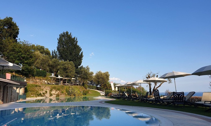 Gardone Riviera Casa | Domina Borgo degli Ulivi - Lake Garda