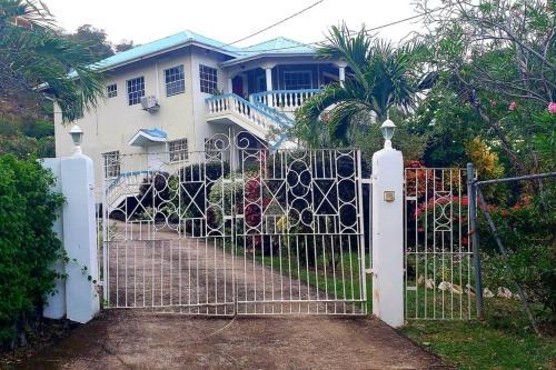 Morne Rouge Apartamento | Dominic Apt at Mt Hartman