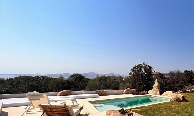 Abbiadori Casa | DOMO MEA - PORTO CERVO Your home with a view in Porto Cervo!