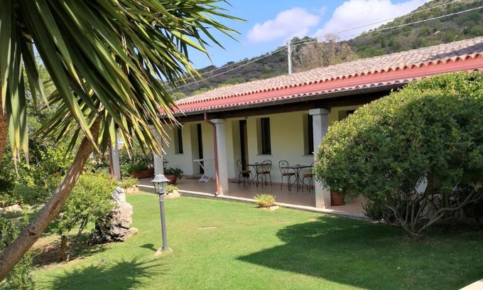 Loiri Porto San Paolo Cama Y Desayuno | Domo Minnannu Miriu