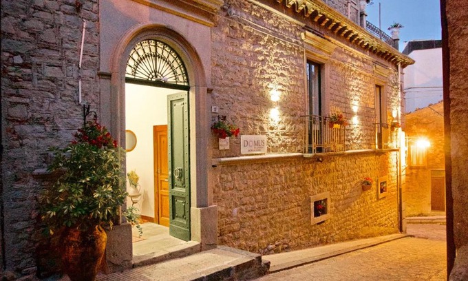 Montalbano Elicona Cama Y Desayuno | Domus Aurea