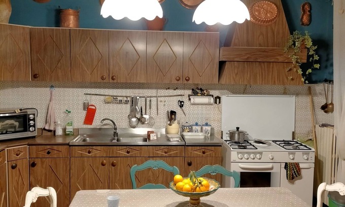 Scafati Apartamento | Domus Donatella. Just 2 km from Pompeii. Station at 300m. Garden, terrace. Wifi