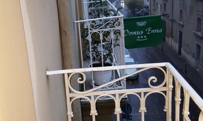 Enna Cama Y Desayuno | Domus Enna