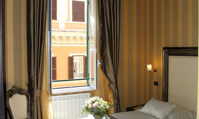 Sallustiano Cama Y Desayuno | Domus RomAntica