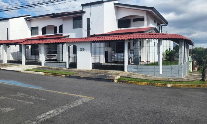 Alajuela Apartamento | Don Carlos Place UPPER UNIT