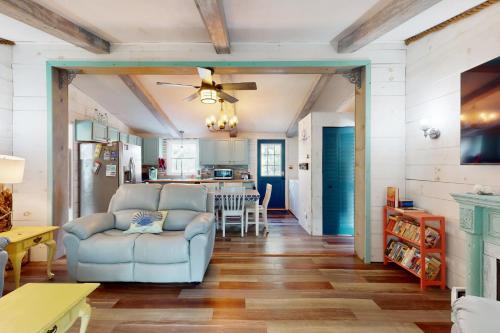 Frisco Casa | Don't Worry Beach Happy