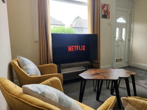 Doncaster Casa | Doncaster Serviced Accommodation - Apartments - 3 Bed House-Close To A1 & M18 - Contractors - Business Travellers - Families