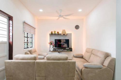 Taman Kota Laksamana Casa | DonDonDonny House 3Br Near Jonker@Heritage(9pax)