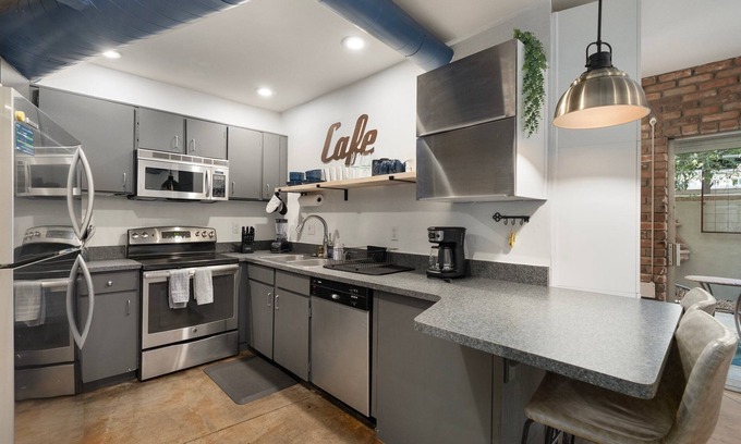 Pierson Place Historic District Casa | Donny's Den