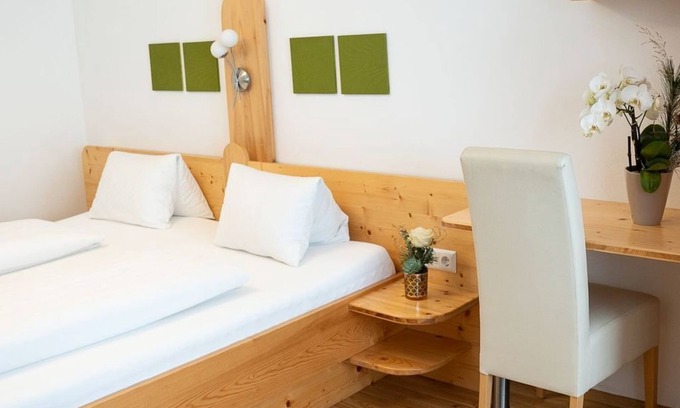 Feldkirchen in Kaernten Cama Y Desayuno | Doppelzimmer mit Balkon, Dusche, WC - Pension Fischinger