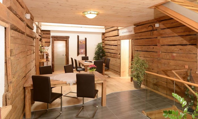Falkenburg Apartamento | Doppelzimmer "grimmingliab" - Urlaub im Stall