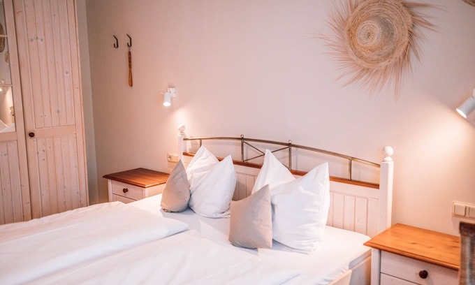 Weiler bei Monzingen Apartamento | Doppelzimmer mit Badewanne - Schmidtburger HOF - Wein / Restaurant / Pension