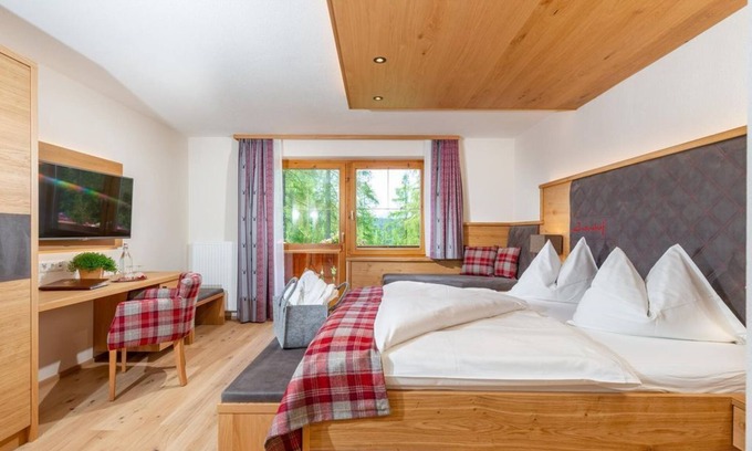 Ramsau am Dachstein Casa | Doppelzimmer Deluxe, Dusche, WC, HP, Kurz - Hotel Lindenhof