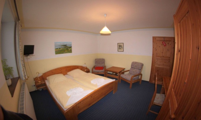 Kloster Cabaña | Doppelzimmer 9 Obergeschoß - Pension Inselidyll