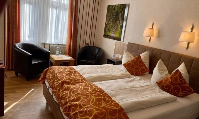Bad Bertrich Casa | Doppelzimmer Erker mit Balkon - Hotel Haus Hohenzollern/haus Ambiente