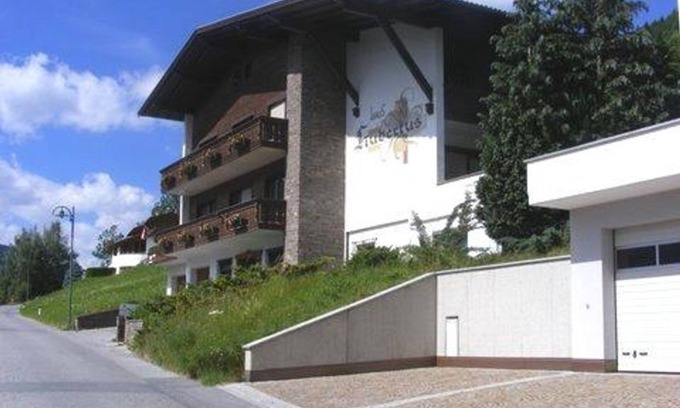 Jerzens Cabaña | Doppelzimmer - Haus Hubertus