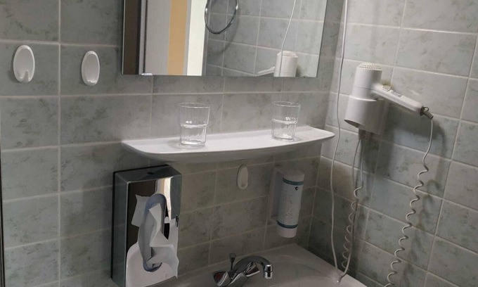Donaueschingen Apartamento | Doppelzimmer Kompakt, Modern mit Balkon, 2 Einzelbette