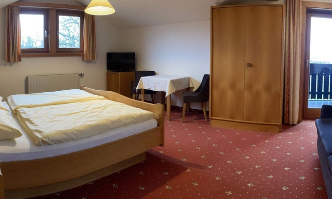 Attersee Apartamento | Doppelzimmer Mansarde - Hotel Hemetsberger