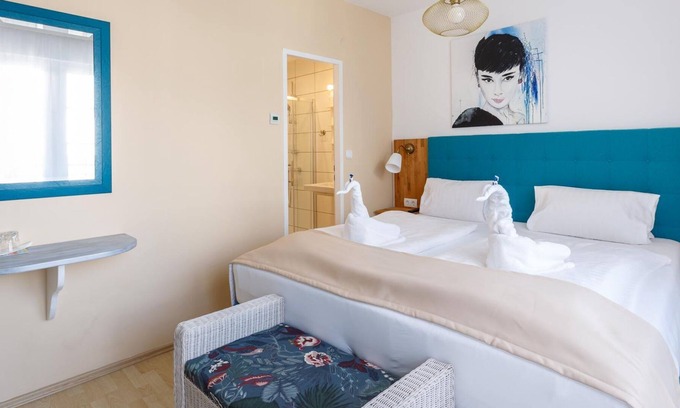Morbisch am See Cabaña | Doppelzimmer mit Boxspringbett, Balkon - Pension Laubenhof