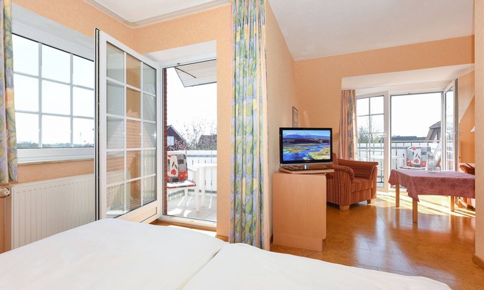 Esens Cabaña | Doppelzimmer Nichtraucher - Doppelzimmer Kategorie III in der Hotel-pension Störtebeker