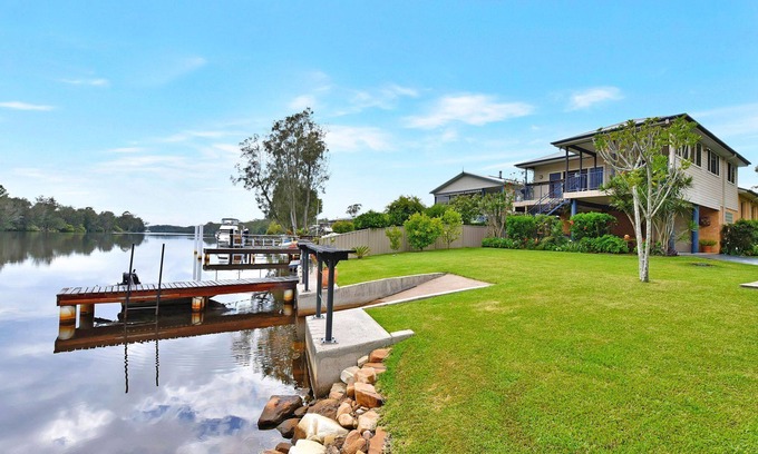 Dora Creek Casa | Dora Creek absolute waterfront