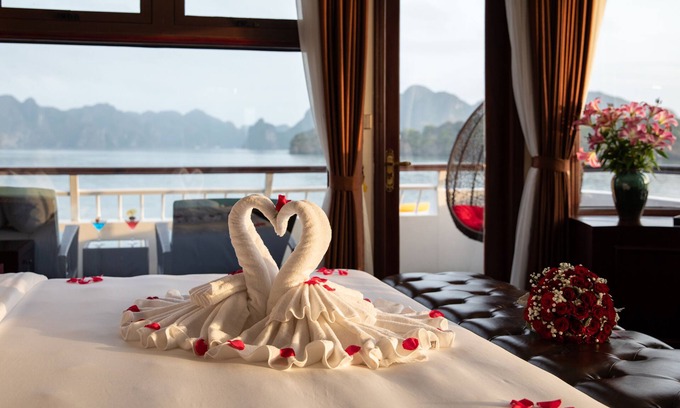 Ha Long Hotel | Dora Cruise