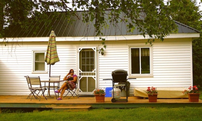 Iroquois Cabaña | Doran Bay Resort - Iroquois ON - Cottage - 1