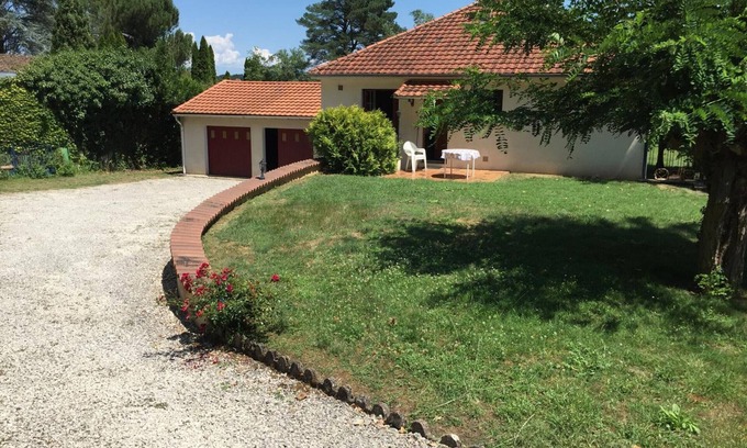 Cales Cabaña | Escapada en Dordoña: Casa junto al río con aparcamiento privado
