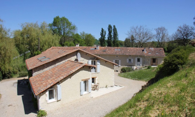 Juignac Casa | Dordogne - Charente Frontera Encantadora casa de campo con piscina climatizada