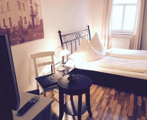 Deggendorf Casa | Dorfschänke DEGGENDORF Hotel & Apartmenthaus