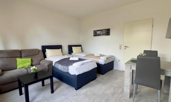 Neumuenster Casa | Dorfstraße 4 W2 - 1 bedroom with parking space