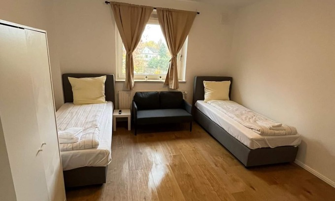 Neumuenster Casa | Dorfstraße 22 W1 - 3 bedrooms with parking space