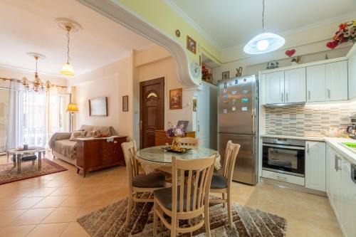 Corfu Town Apartamento | Doris House by GuestCorfu