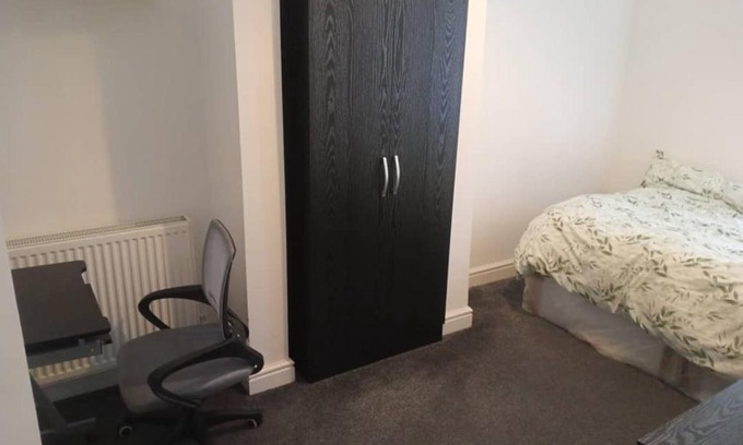 Burnley Casa | Double-bed (G4) close to Burnley city centre