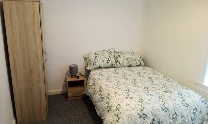 Burnley Casa | Double-bed (H2) close to Burnley city centre