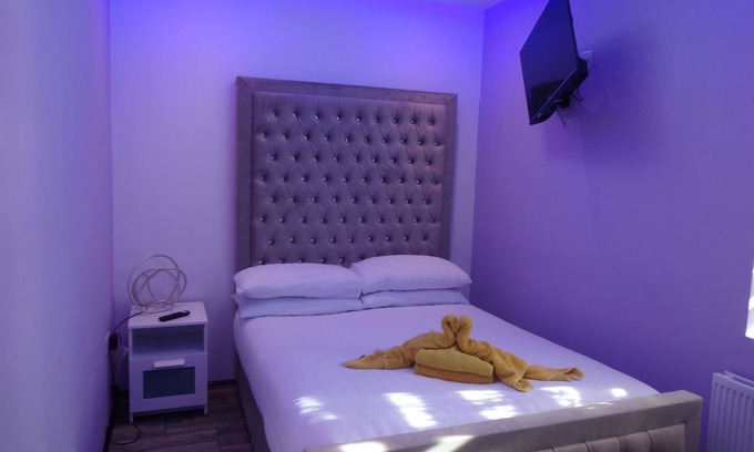 Wigton Otro | Double bedroom with breakfast included at onsite Bistro close to Hadrian's Wall