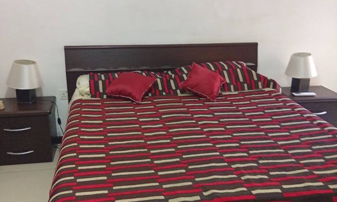 Attard Apartamento | Double bedroom with ensuite shower