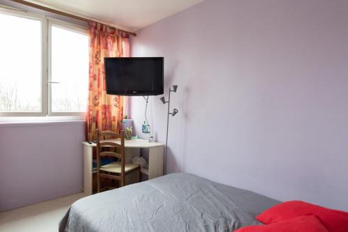 Petit-Ivry Casa | Double bedroom with share bathroom, in Paris area