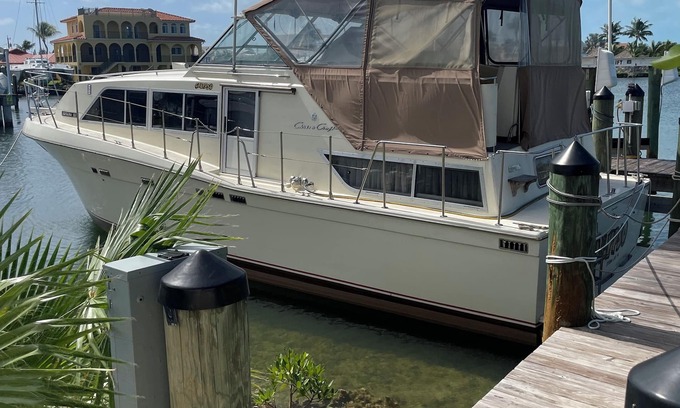 Key West Alquiler De Eote | Double Cabin Luxury Power Motor Yacht in Key West