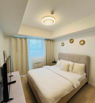 San Fernando Apartamento | Double Deluxe Room with Mount Arayat View at Azure North San Fernando Pampanga