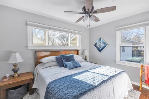 Frankenmuth Cama Y Desayuno | Double Double in Bed & Breakfast - And a Hot Tub!